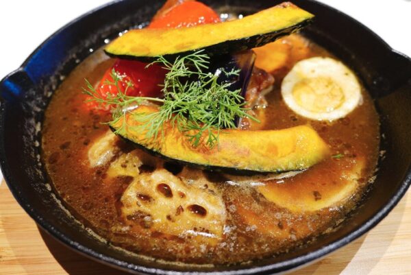 やわらかチキンと野菜のスープカレー