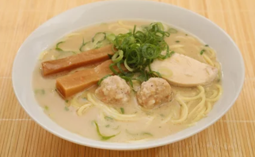 鶏白湯ラーメン